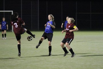 Bild 98 - Frauen am 20.4.12